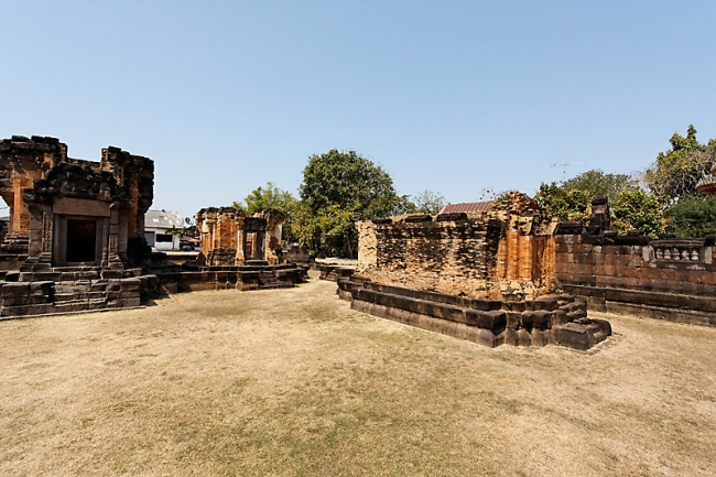 04-Prasat Sa Kamphaeng Yai-011
